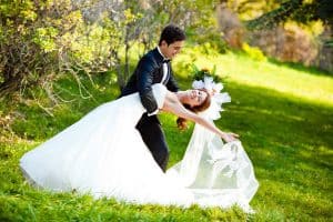 Kova Burcu Kadını Hangi Burçla Evlenmeli?